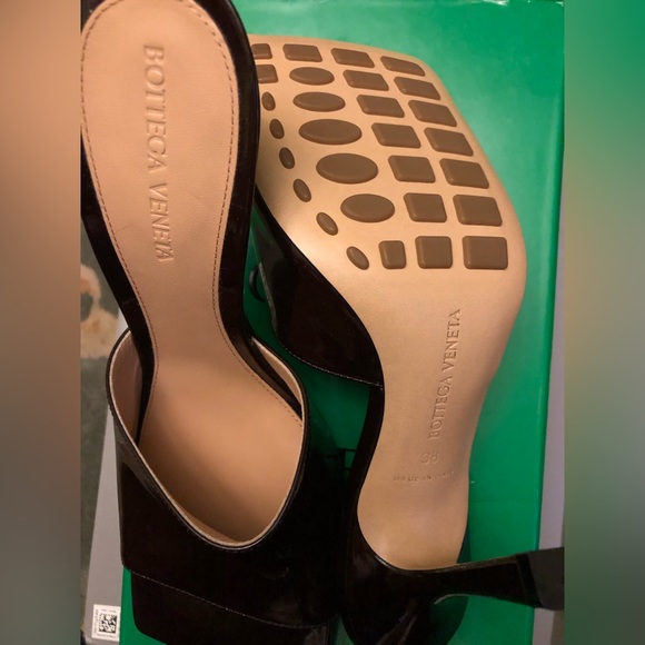 Bottega Veneta
Bottega Veneta Square Toe Sandals - Picture 12 of 16